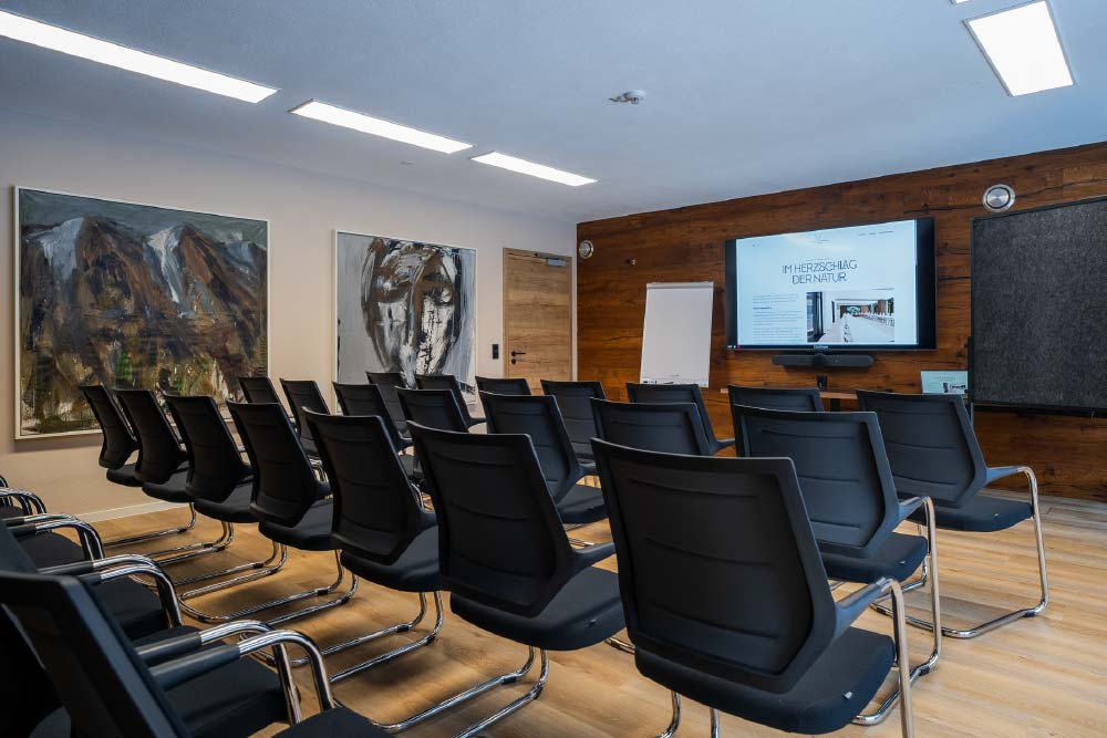 Allgaeuer Bergwald Chalets Innen Konferenzraum Meeting Business Event
