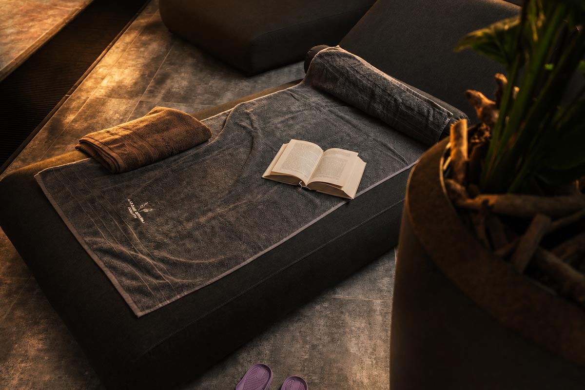 Allgaeuer Bergwald Chalets Wellness Ruhebereich Innenpool