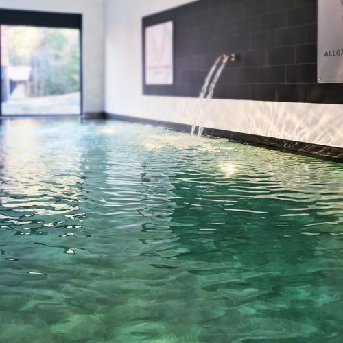 Allgaeuer Bergwald Chalets Schlafen Ambiente Elegant Hochwertig Pool